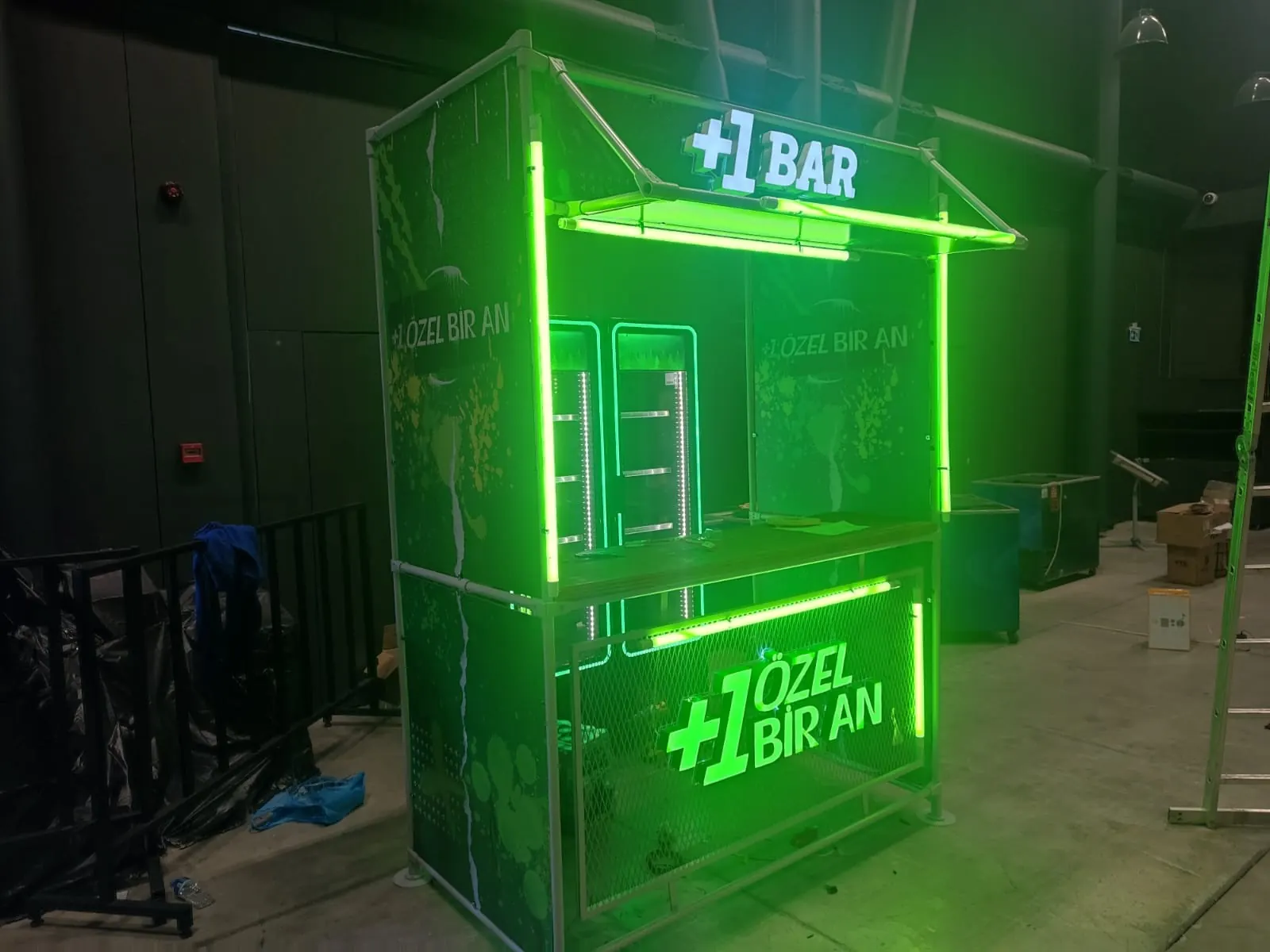 Pop-up stores