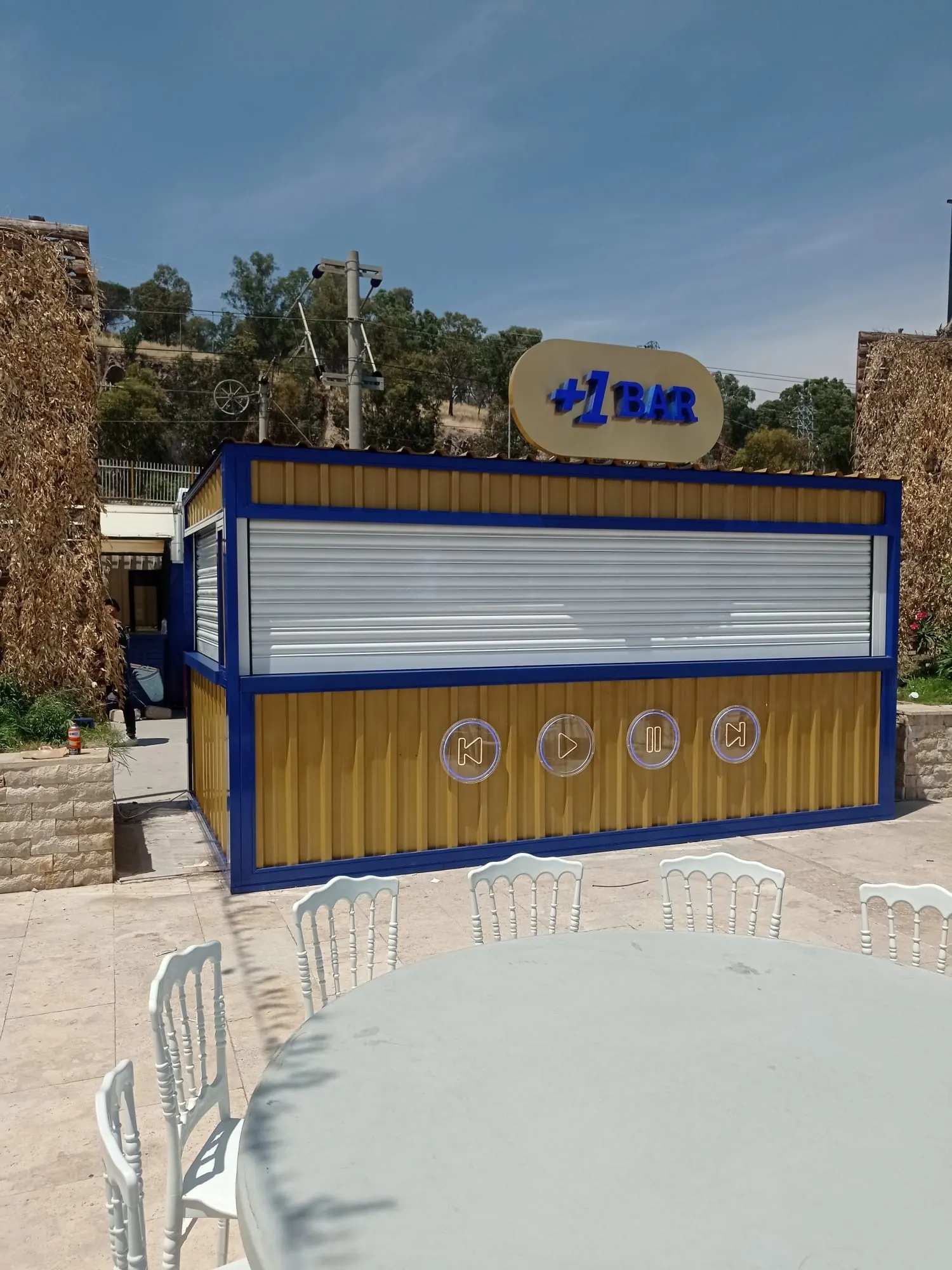 Pop-up — Container bars, kiosks and counters, installed on site.