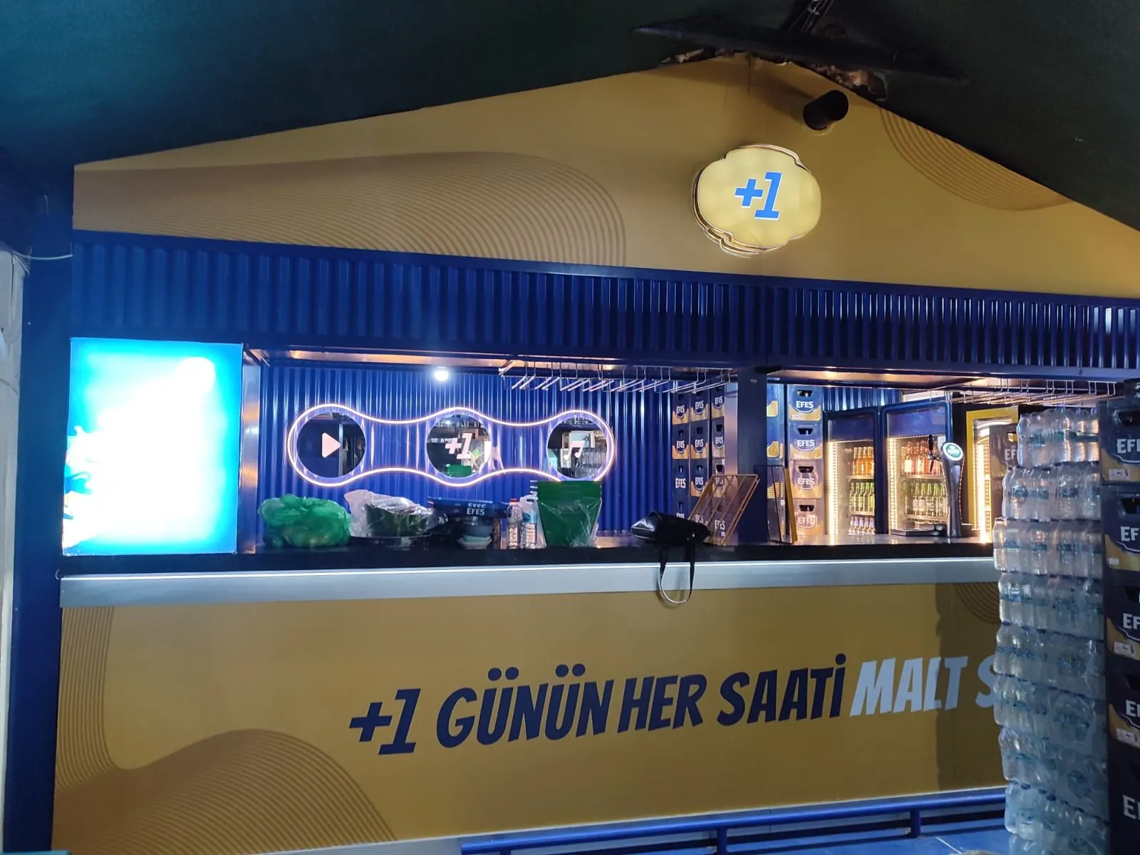 Pop-up stores